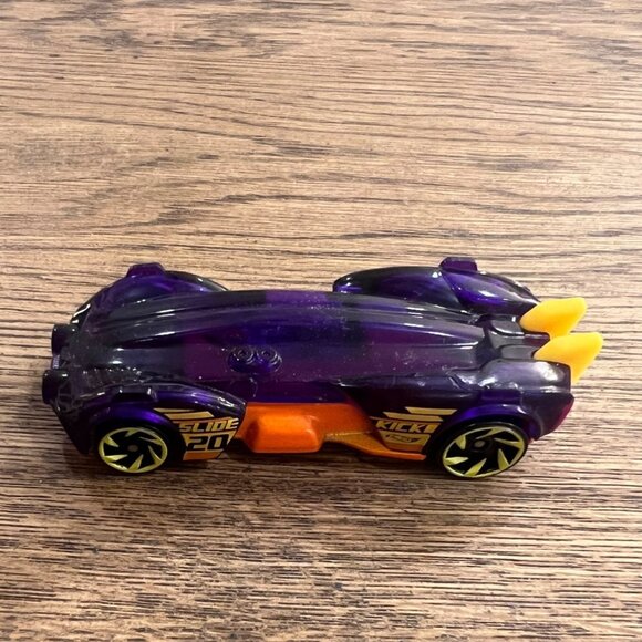 Hot Wheels 2018 Slide Kick Die-Cast Car Purple/Orange Toy Collectible - Picture 1 of 5